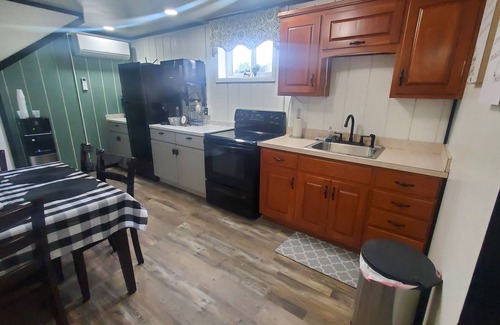 Pleasant Hall Apartment | Air Hill Haven- Quiet peaceful secluded apartment