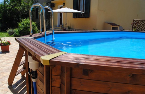 Bacu Abis House | Air-conditioned room with en suite bathroom. Garden with swimming pool.