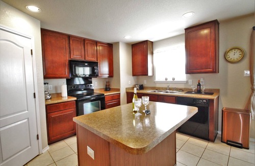 Southside House | Air & Space Force Basic Training Grads/Ex-Large home mins from Lackland AFB/Golf