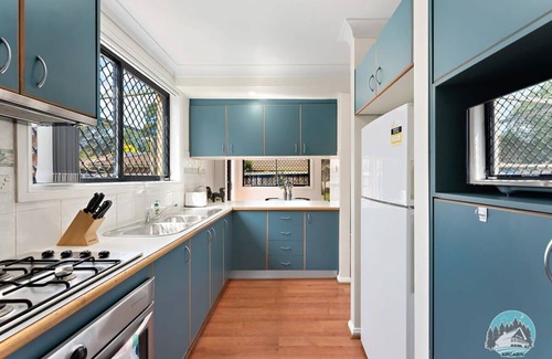 Ingleburn House | Aircabin - Ingleburn - Comfy - 2 Bedroom Townhouse