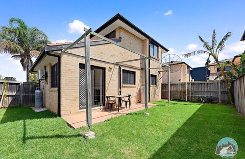 Ingleburn House | Aircabin - Ingleburn - Comfy - 2 Bedroom Townhouse