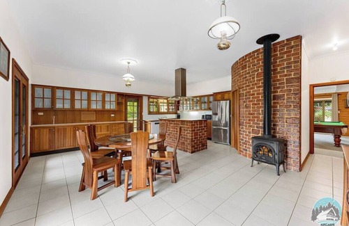 Kangy Angy House | Aircabin - KANGY ANGY - Rural Retreat 4 Bedrooms