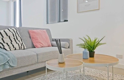 Mascot Apartment | Aircabin - Mascot - Spacious & Modern - 2 Beds Apt