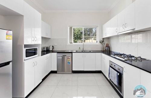 Panania House | Aircabin - Panania - Sydney - Cozy - 5 Beds House