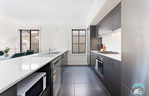 Schofields House | Aircabin - Tallawong - Elegant Home - 4 Beds House