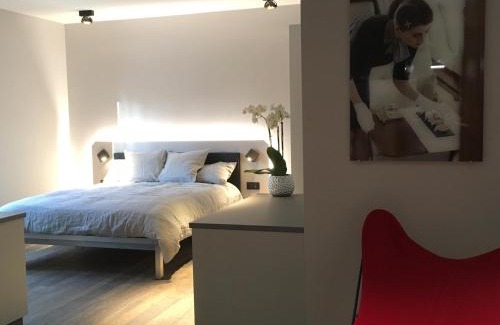 Findel Hotel | Airfield - Airport