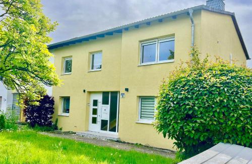 Lank-Latum Apartment | Airhome16, Wohnung in Messenähe