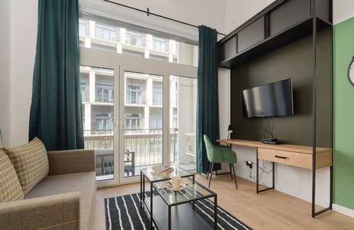 Fabryczna Apartment | Airport Apartments Zarembowicza 33 | Airconditioning, mezzanine