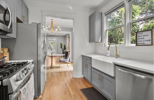 East Point House | Airport Cottage