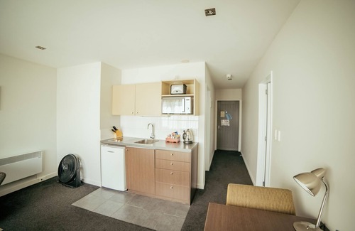 Burnside Hotel | Airport Delta Motel