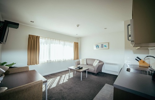 Burnside Hotel | Airport Delta Motel