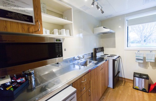 Burnside Hotel | Airport Gateway Motor Lodge