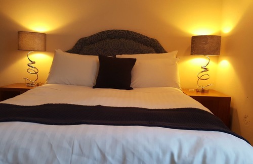 George Green Bed & Breakfast | Airport Guest House