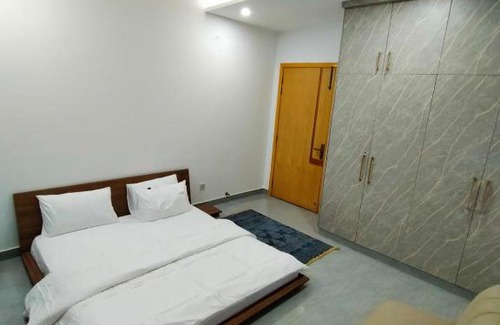Fatehjang Apartment | Airport Layover Family Lodge