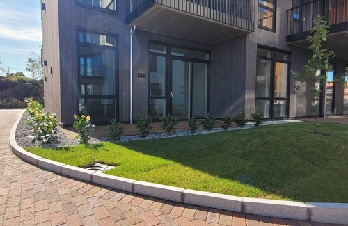 Ytrebygda Apartment | Airport Link, 1-bedroom apartment, 5 minutes from the airport. High-speed WiFi.