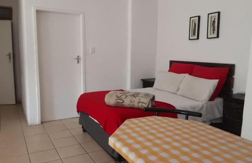 Kempton Park House | Airport Lodge OR Tambo Airport