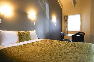 Mangere Hotel | Airport Manor Inn
