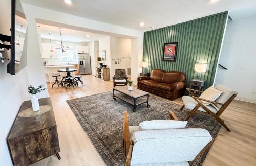 Donelson House | Airport Opry Broadway 3br Game Room Sleeps10
