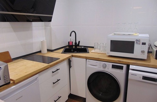 Rejas Apartment | Airport Plenilunio suites blue by beBalmy
