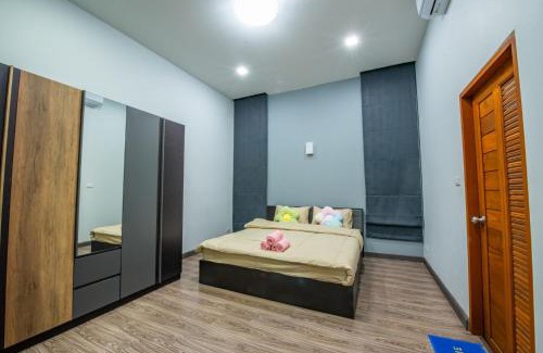 Bang Sare Villa | Airport Pool Villa บางเสร่