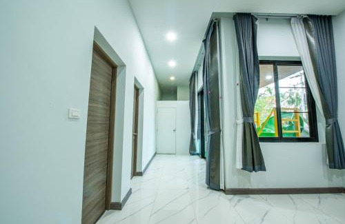 Bang Sare Villa | Airport Pool Villa บางเสร่