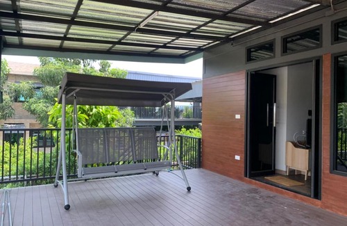 Khum Thong Villa | Airport Pool Villa