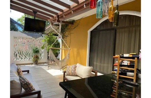 Cacique House | Airport residence 2 - Edward & Familia Inn, two bedns rB&B, A/C, full eqpd, BBQ