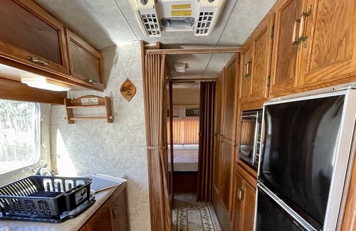 Satsuma House | Airstream Excella - Vintage RV