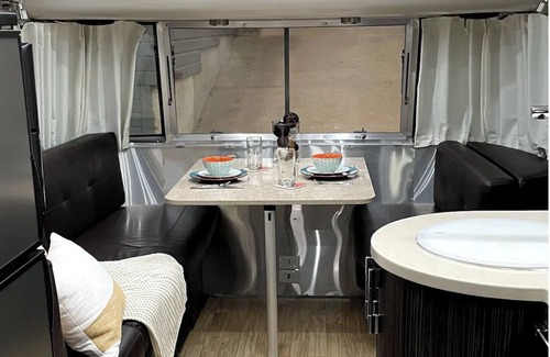 Barton Hills House | Airstream Glamper with Cowboy Pool in Barton Hillsn