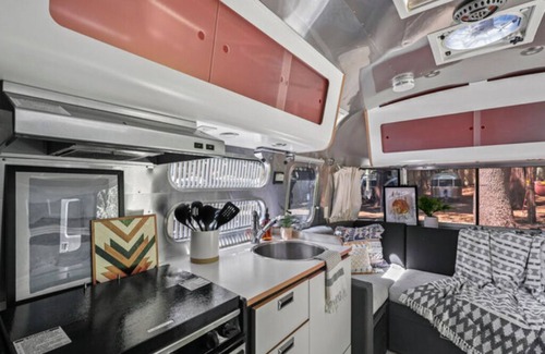 Dunsmuir Apartment | Airstream - (Ponderosa)