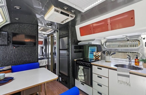 Dunsmuir Apartment | Airstream - (Ponderosa)
