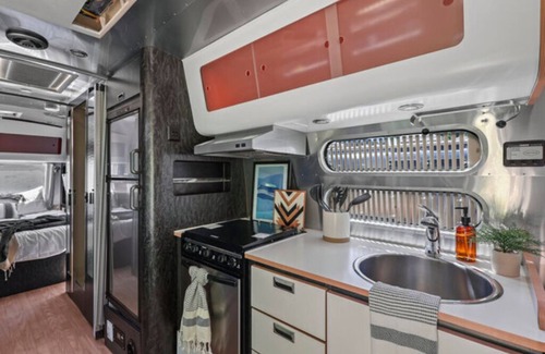 Dunsmuir Apartment | Airstream - (Ponderosa)