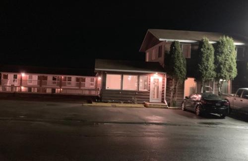 Cold Lake Hotel | Airways Motel