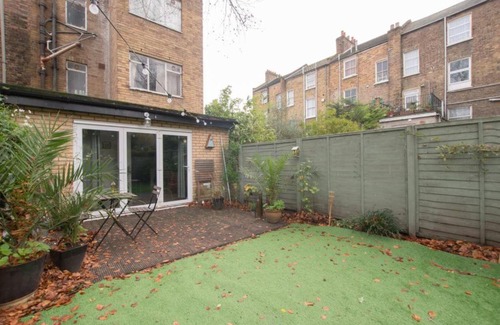 Hackney Apartment | Airy 1 Bedroom Apartment in Dalston