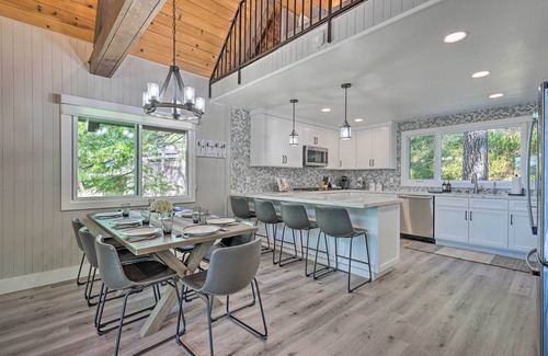 Lake Arrowhead Cabin | Airy Alpine Getaway w/Lake Arrowhead Views!