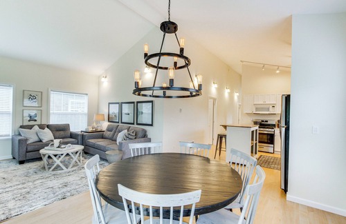 Pacific Beach House | Airy Coastal Escape w/Deck - Steps to Beach!