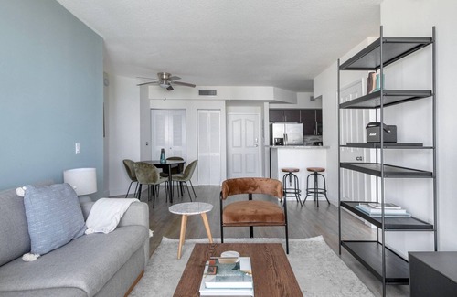 West Little Havana Apartment | Airy Coral Gables 2BR w/Gym, Pool, W/D, nr shopping, by Blueground