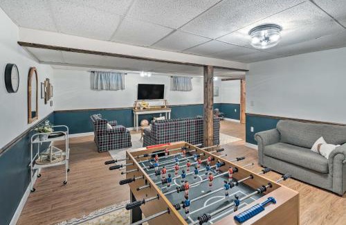 Lake Mills House | Airy Cottage Close to Rock Lake with Fire Pit!