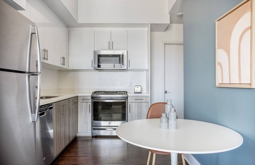 Palms Apartment | Airy Culver City 1BR w/Gym & Clubhouse, nr 405, by Blueground