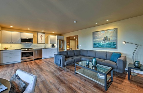 Anacortes Apartment | Airy Home Near Anacortes w/San Juan de Fuca Views