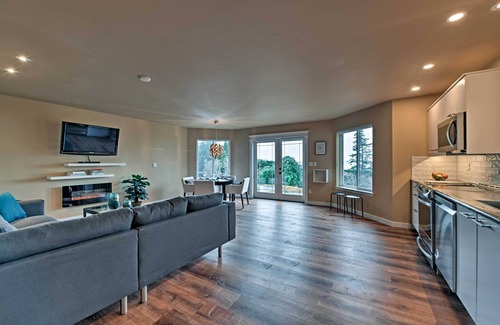 Anacortes Apartment | Airy Home Near Anacortes w/San Juan de Fuca Views