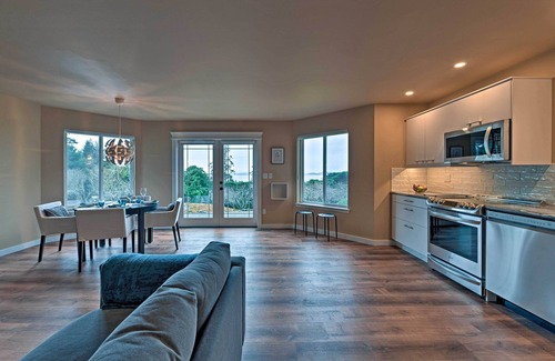 Anacortes Apartment | Airy Home Near Anacortes w/San Juan de Fuca Views