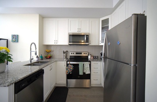 Lawrence Heights House | Airy Modern Townhouse in Toronton