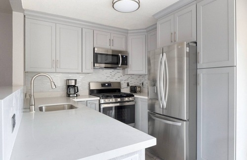 Santa Clara Apartment | Airy Santa Clara 1BR w/Pool, Parking & A/C, nr Tech Hub, by Blueground