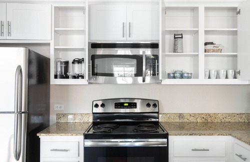 Santa Clara Apartment | Airy Santa Clara 2BR w/Parking, W/D, walk to Groceries, by Blueground
