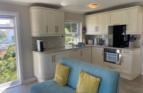 Portreath Apartment | Airy seaside apartment overlooking beach - ideal for exploring West Cornwall