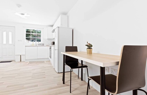 Herne Hill Apartment | Airy & Spacious 1-Bed apt with Garden in Brixton