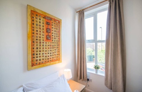 Didsbury Apartment | Airy Spacious Flat in the heart of Cosmopolitan West Didsbury