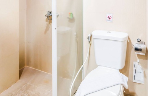 Thanon Phaya Thai Apartment | Airy Thai Style 1 BR W/Cafe & Spa near Pratunam