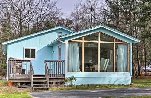 Circleville House | Airy Waterfront Escape with Dock & Grill!